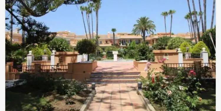 Casa de 180 m² en Estepona