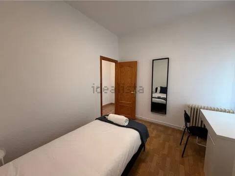 Chambre à louer, Ávila