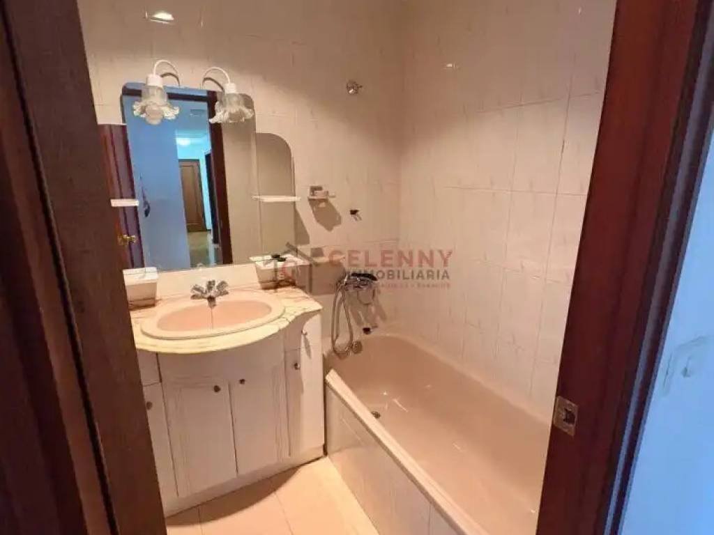 Piso de 90 m² en Ourense