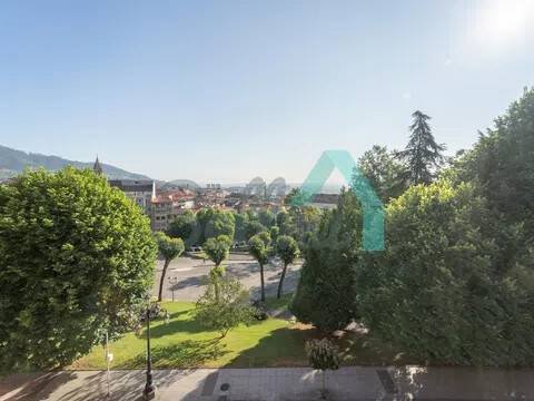 Piso de 212 m² en Oviedo