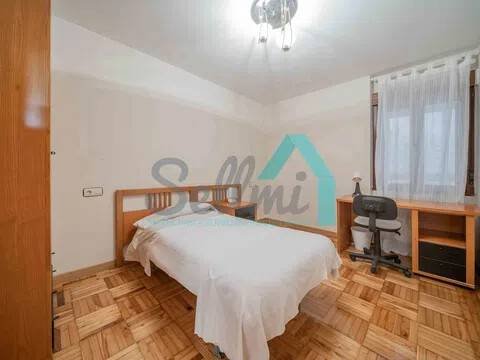Pis de 84 m² a Oviedo