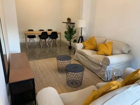 Zimmer 120 m², Valencia