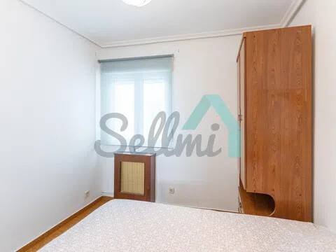 Piso de 80 m² en Oviedo