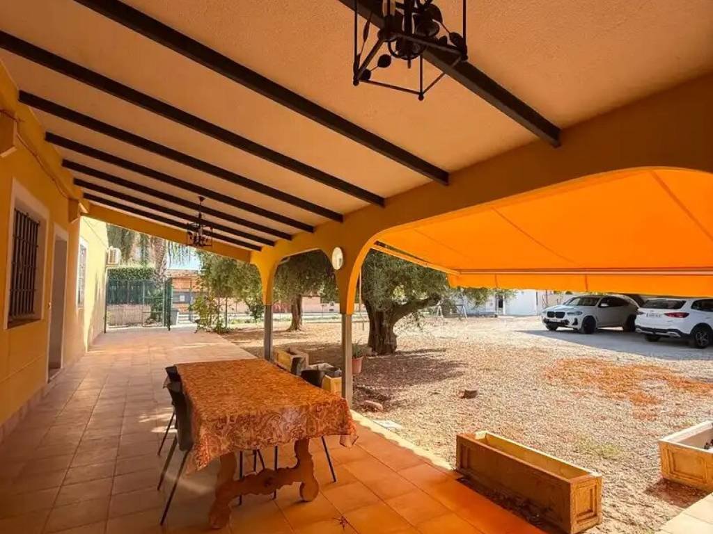 Casa de 290 m² en Elche