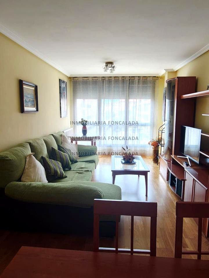 Piso de 80 m² en Oviedo