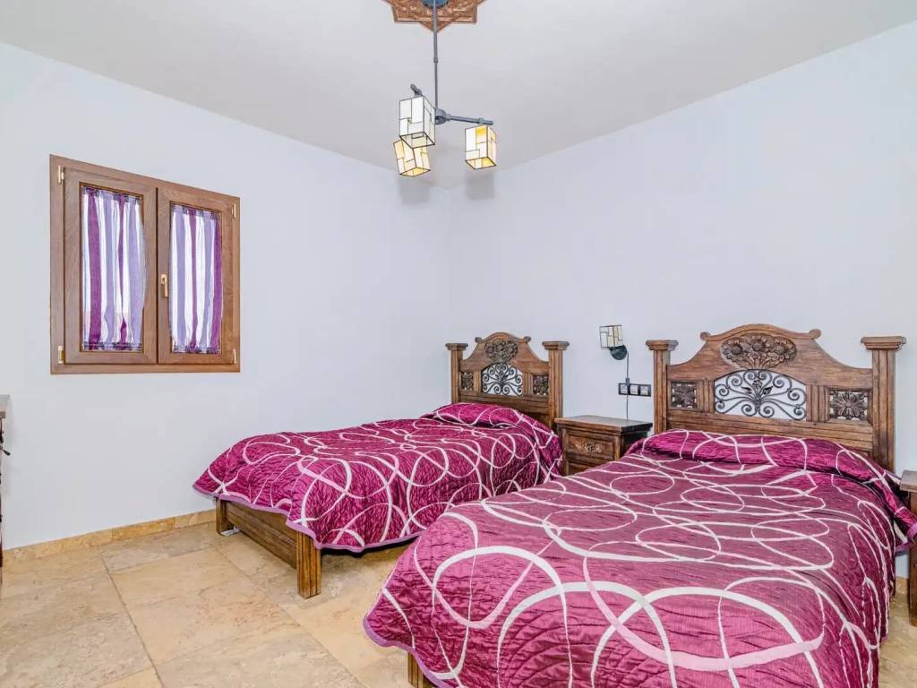 Casa de 350 m² en Las Gabias