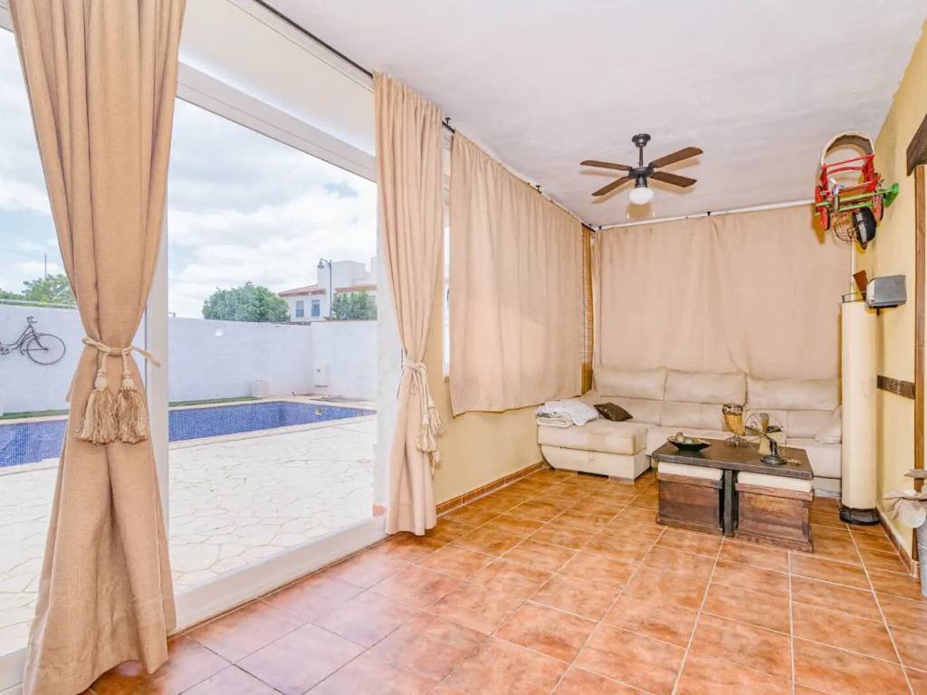 Casa de 350 m² en Las Gabias