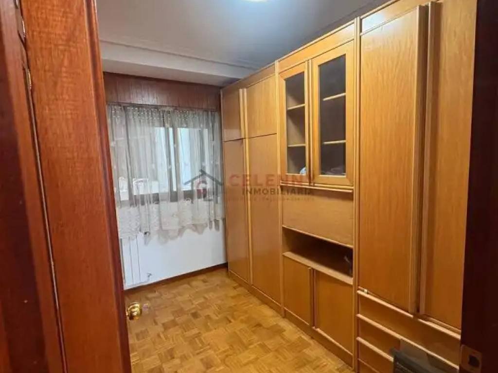 Piso de 90 m² en Ourense