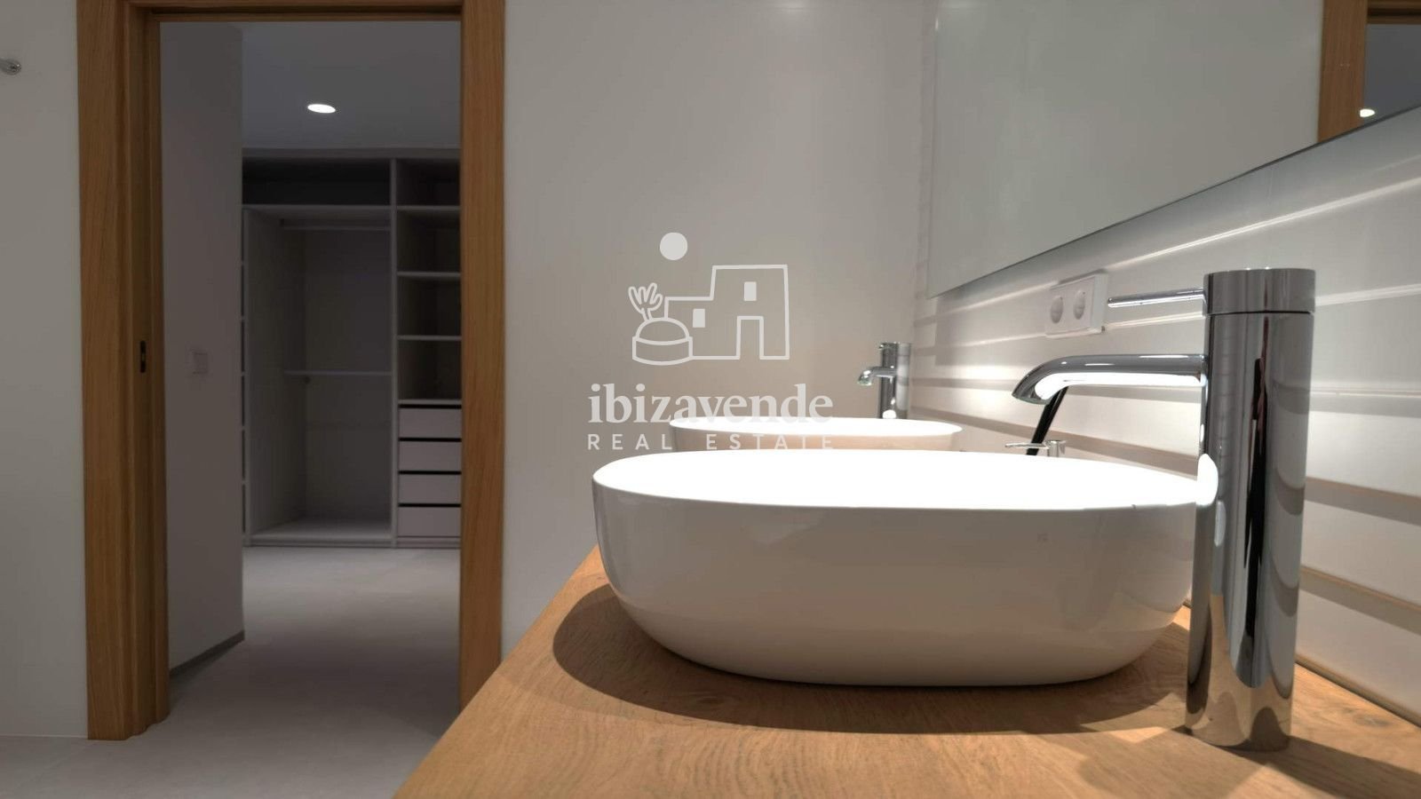 Дом 595 м² в Santa Eulària des Riu