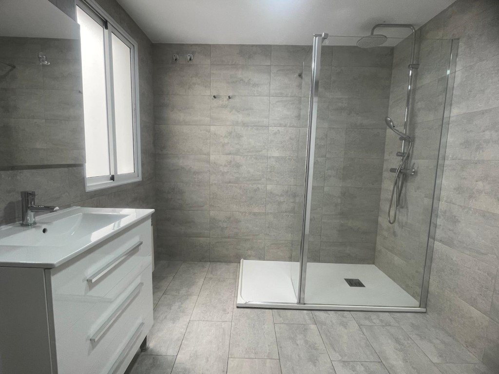 Flat 141 m² in Granada