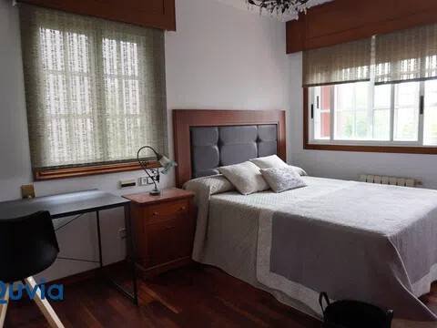 Habitación 260 m², Oleiros