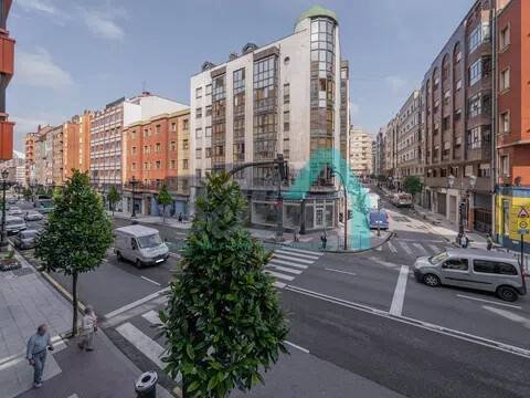Piso de 114 m² en Oviedo