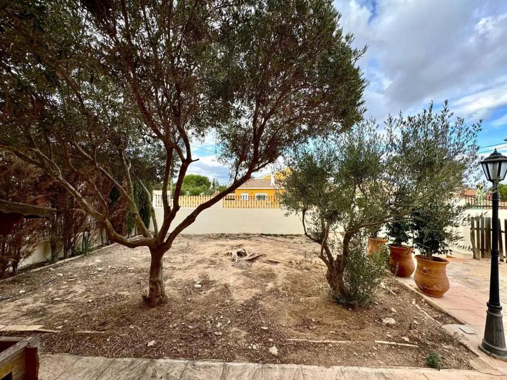 Casa de 150 m² en Jacarilla