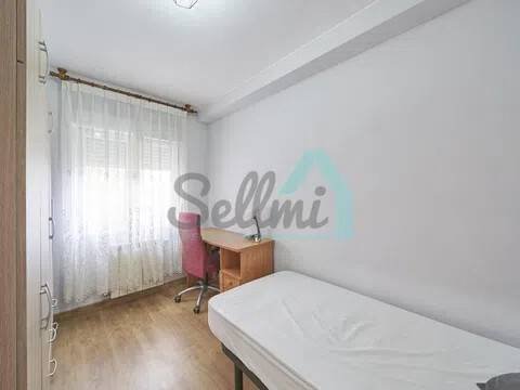 Piso de 80 m² en Oviedo