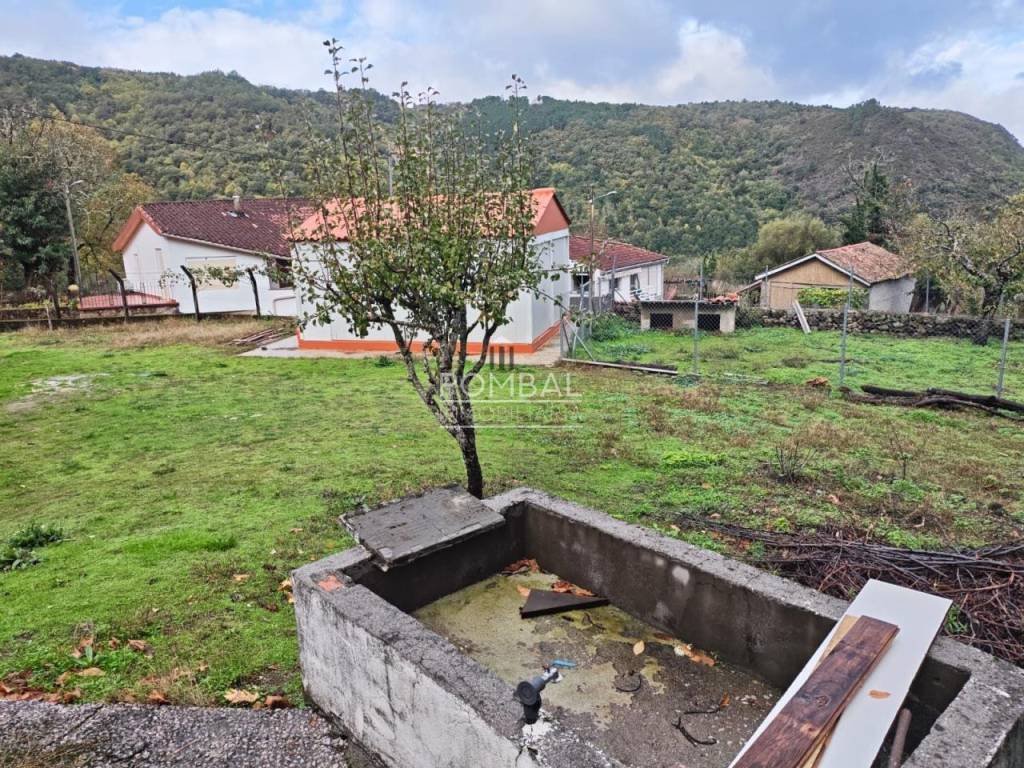 Casa de 97 m² en Parada de Sil