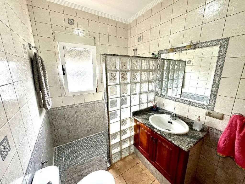 Casa de 150 m² en Jacarilla