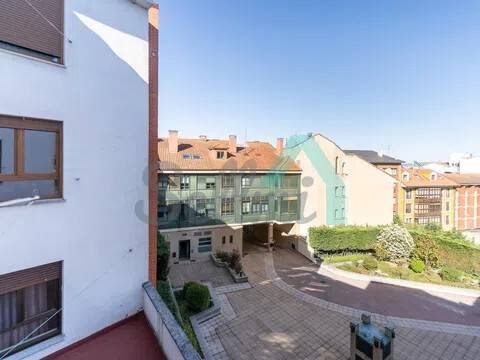 Piso de 73 m² en Oviedo