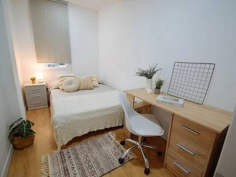 Habitación 140 m², Lérida