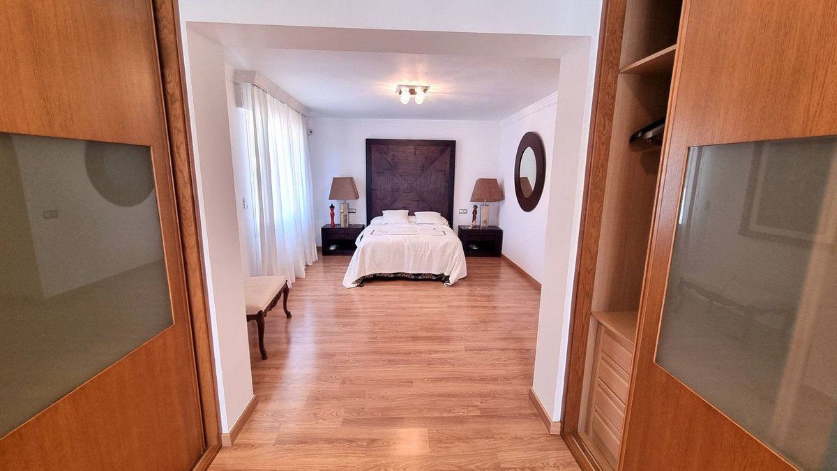 Casa de 593 m² en Luque