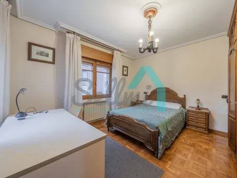 Wohnung 101 m² in Oviedo