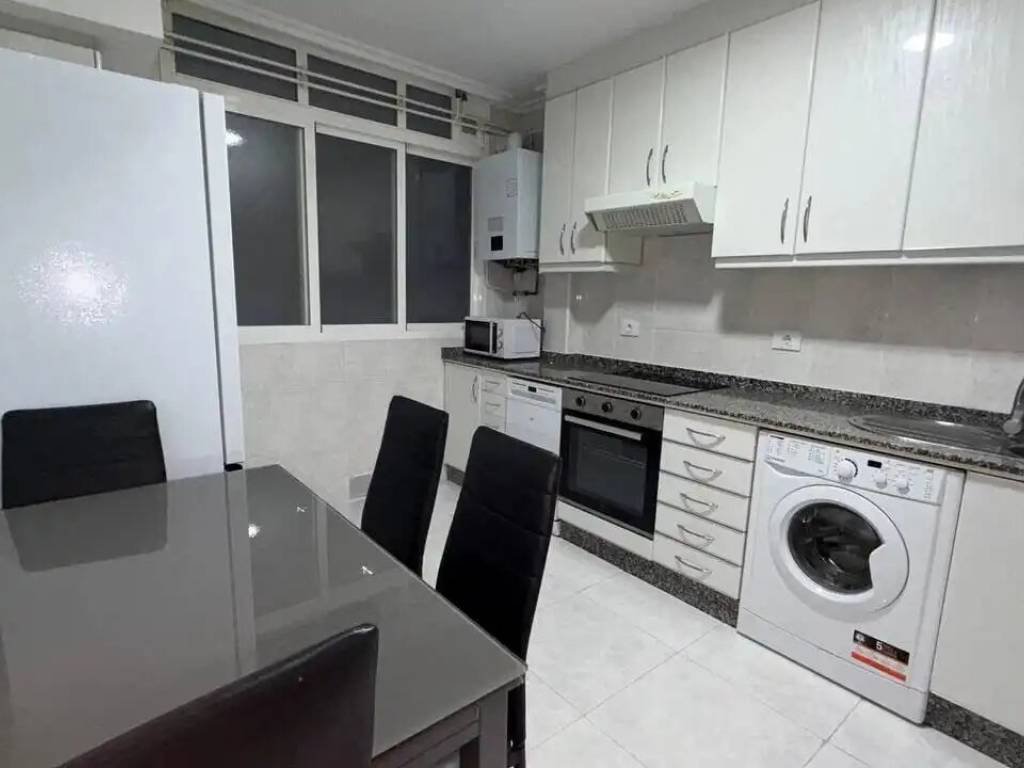 Piso de 95 m² en Ourense