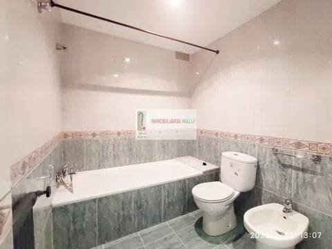 Piso de 180 m² en Oviedo