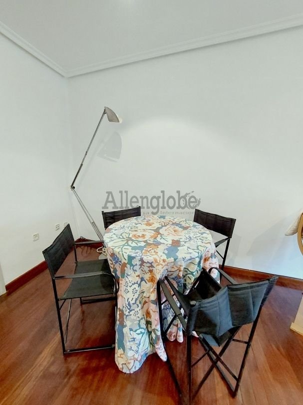 Piso de 99 m² en Oviedo