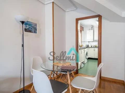 Piso de 58 m² en Oviedo