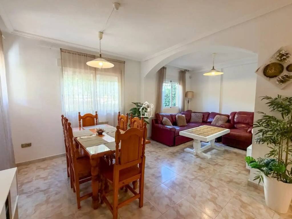 Casa de 100 m² a Oriola