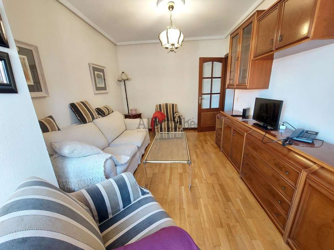 Pis de 89 m² a Oviedo