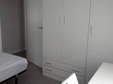 Кімната 95 м², Севільі
