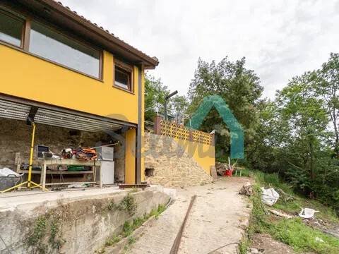 Casa de 100 m² en Mieres