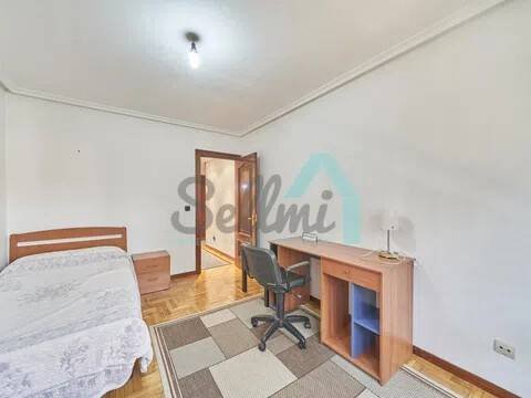 Piso de 70 m² en Oviedo