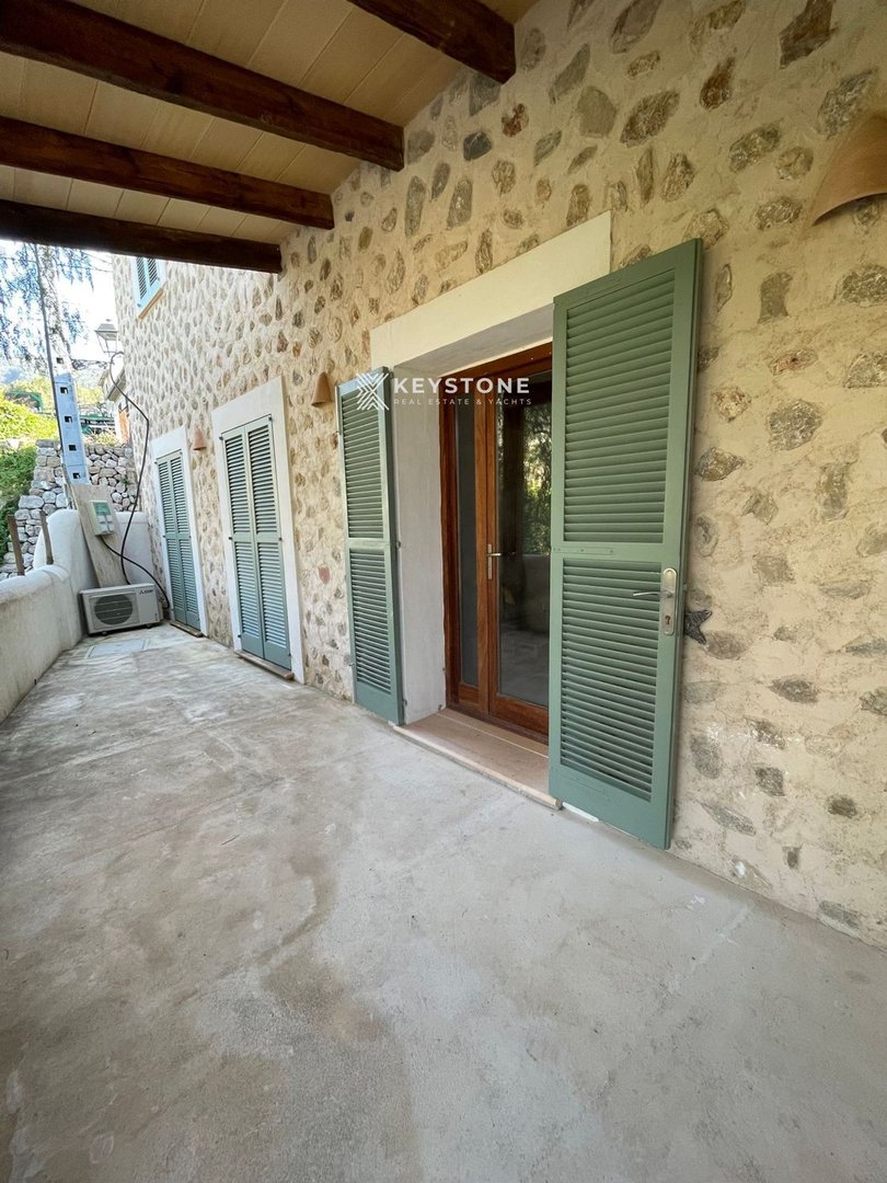 House 100 m² in Estellencs