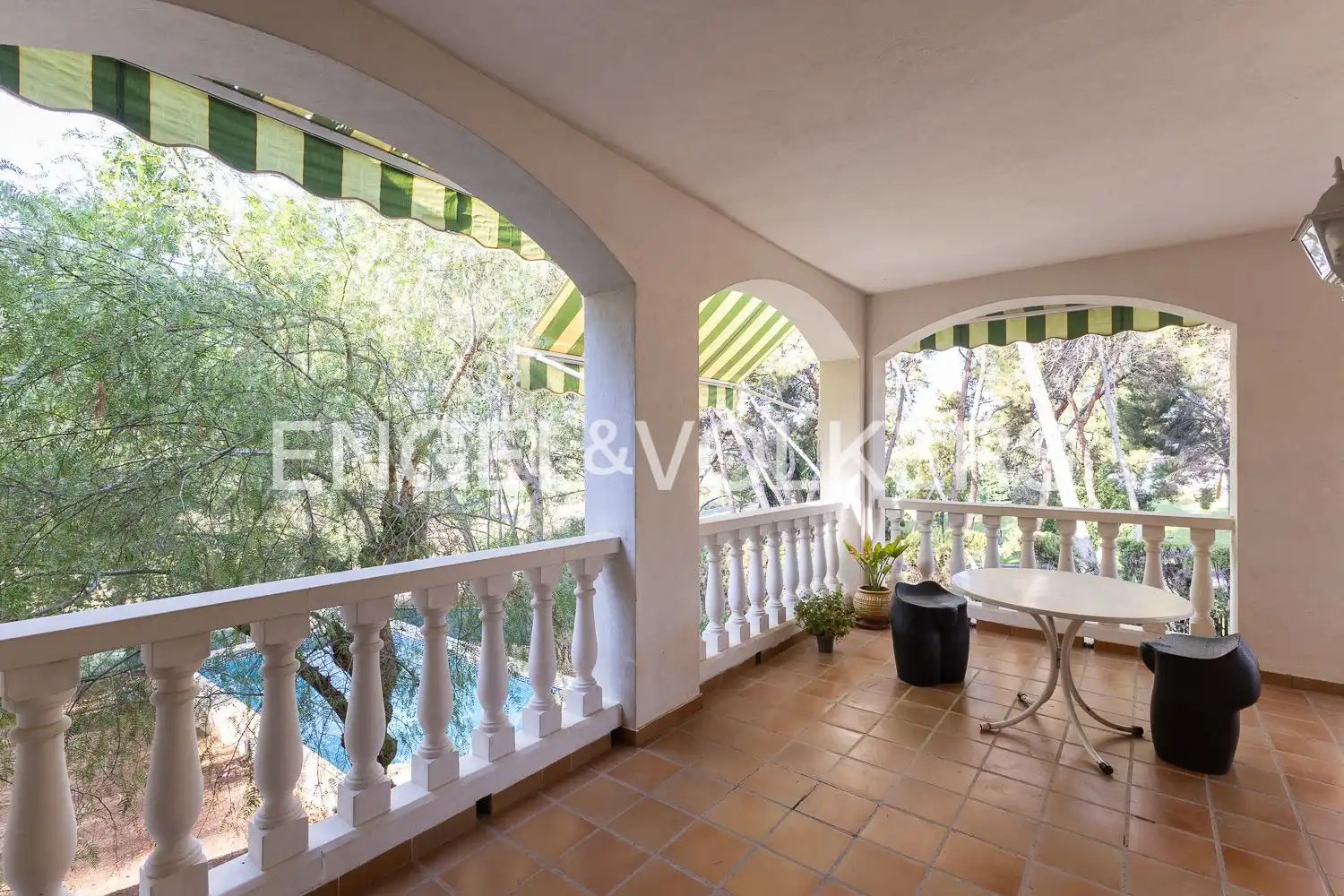 Casa de 238 m² en Paterna