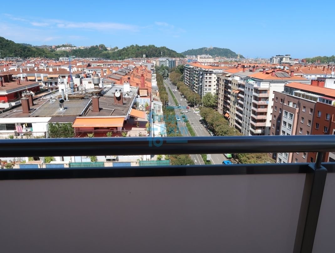 Pis de 95 m² a Sant Sebastià