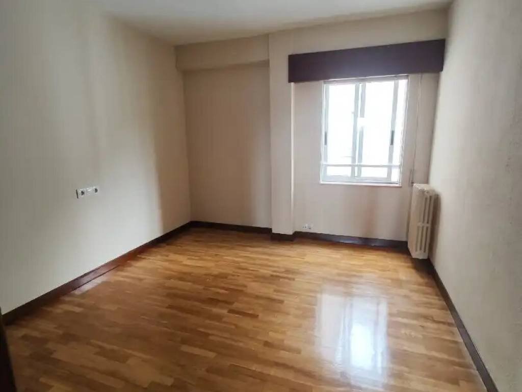Wohnung 90 m² in Santiago de Compostela