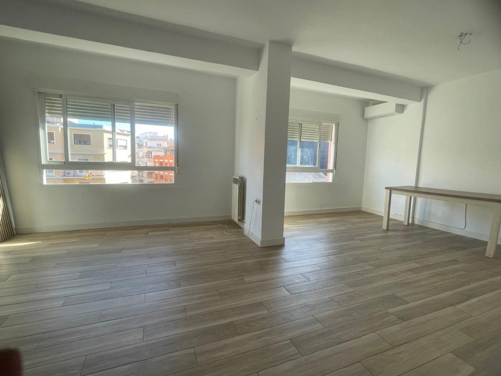 Flat 141 m² in Granada