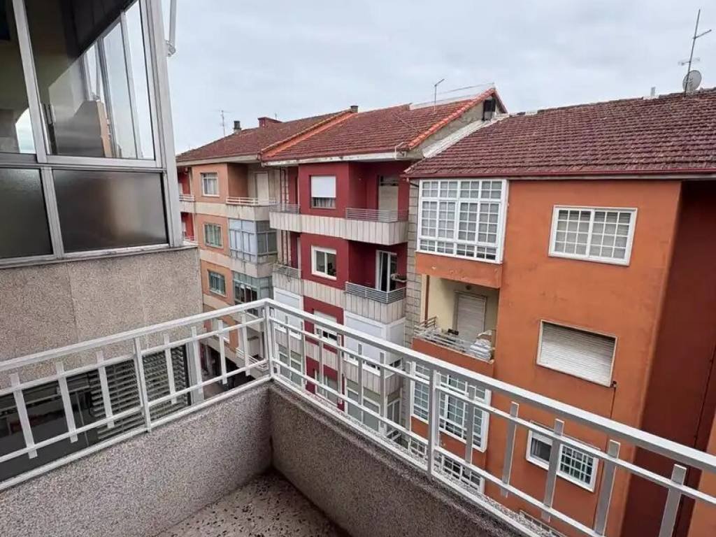 Pis de 95 m² a Ourense