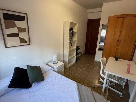 Habitación 100 m², Almería