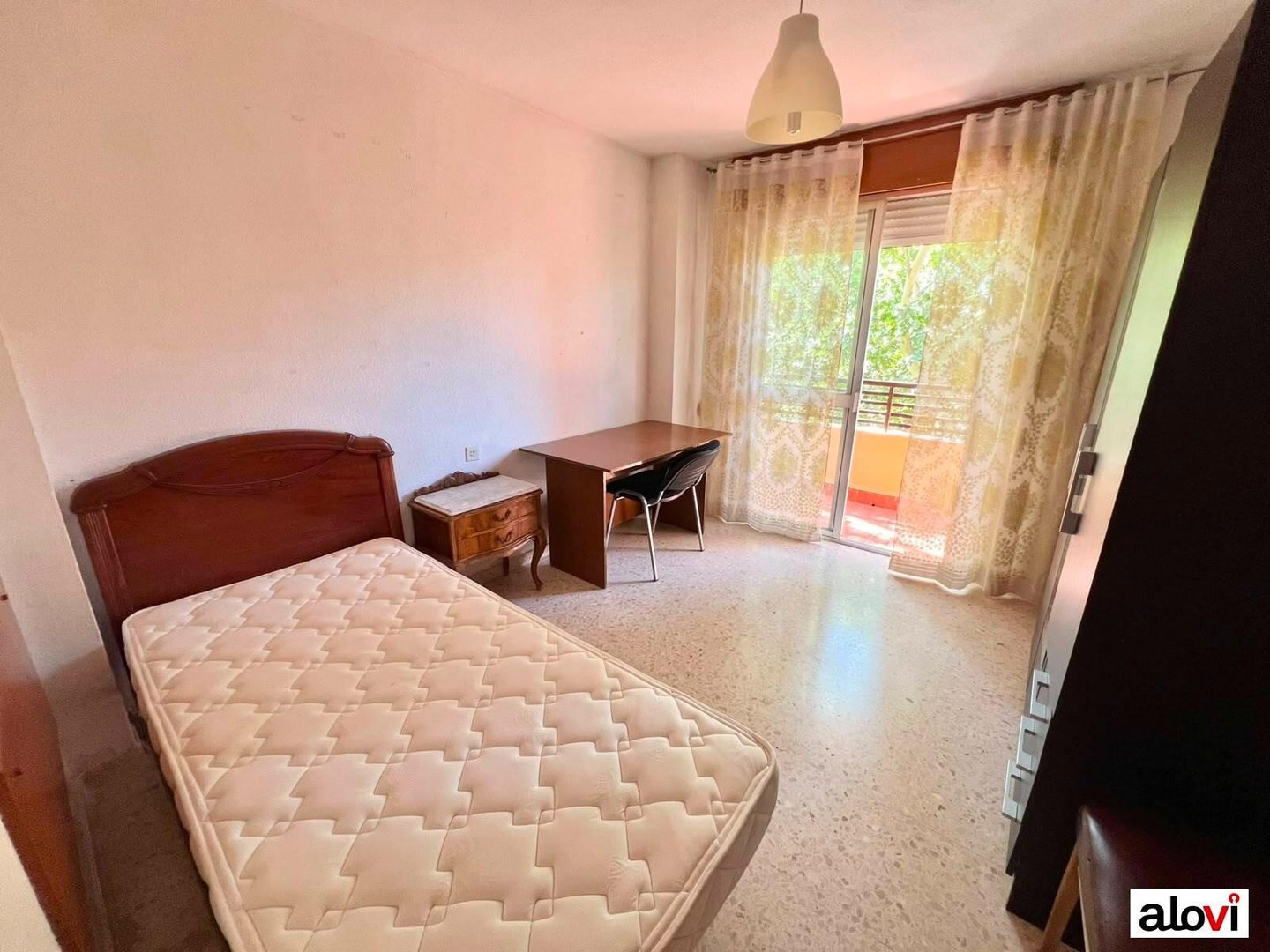 Piso de 90 m² en Granada