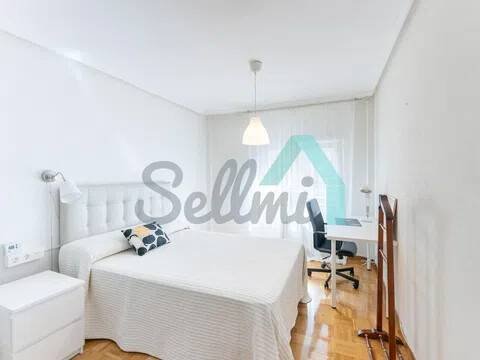 Piso de 78 m² en Oviedo