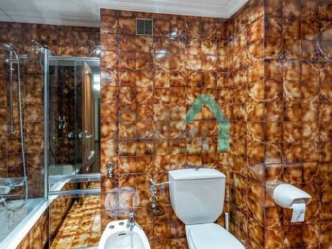 Piso de 131 m² en Oviedo