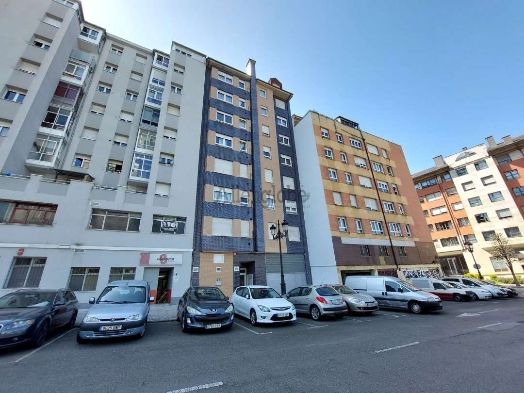 Piso de 58 m² en Oviedo