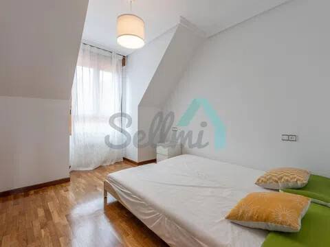 Piso de 80 m² en Oviedo