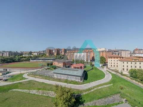 Piso de 87 m² en Oviedo