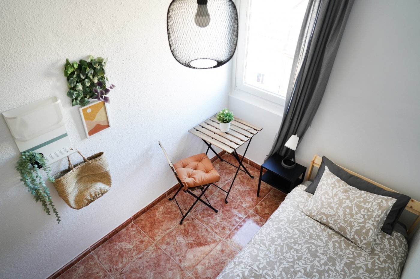 Zimmer 89 m², Valencia
