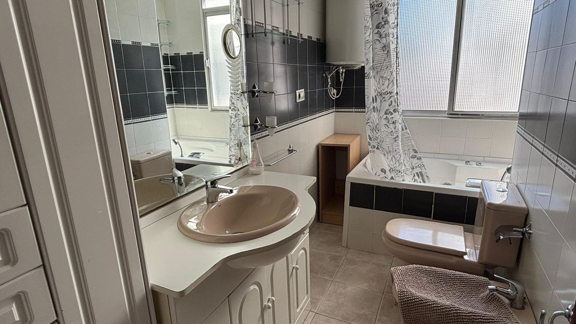 Stanza 82 m², Siviglia