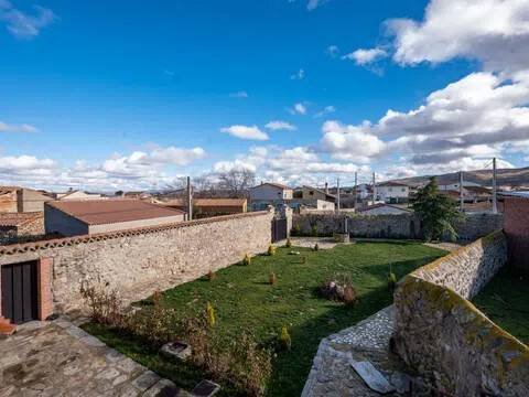 Casa de 169 m² en Gemuño