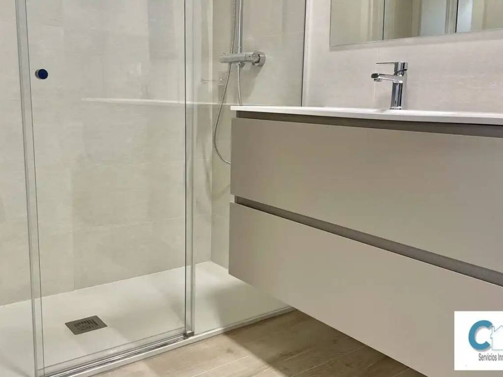 Piso de 80 m² en Pamplona